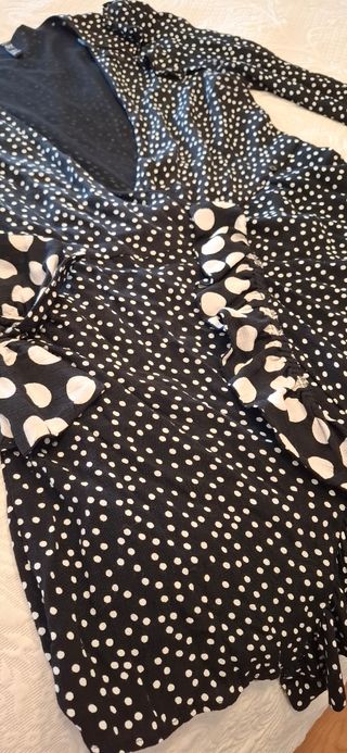 Vestido lunares negro y blanco