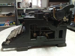 OFERTA Máquina de escribir Hispano-Olivetti M40