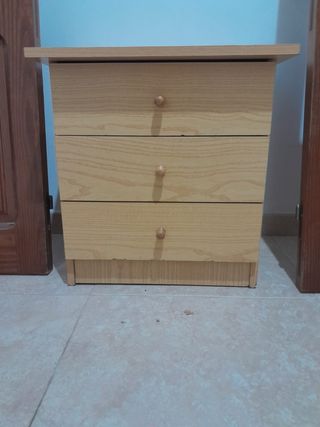 Espejo de pared con marco de madera