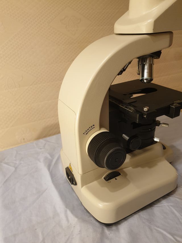 MICROSCOPIO PROFESIONAL FOCUS