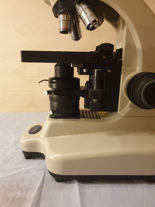 MICROSCOPIO PROFESIONAL FOCUS
