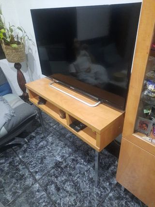Mesa auxiliar salón madera y metal