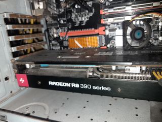 Scheda Video Radeon R9 390 Series