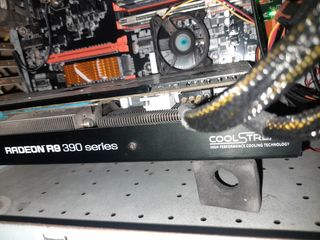 Scheda Video Radeon R9 390 Series
