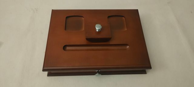 Portapenne e fermacarte con cassetto in legno