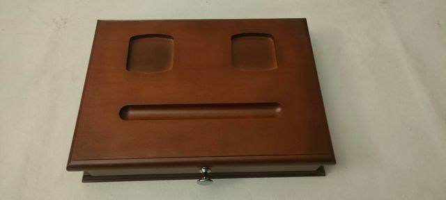 Portapenne e fermacarte con cassetto in legno