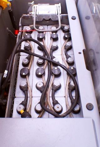 Apilador Eléctrico con plataforma operario