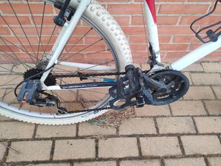 Bicicleta Decathlon Rockrider Blanca y Negra