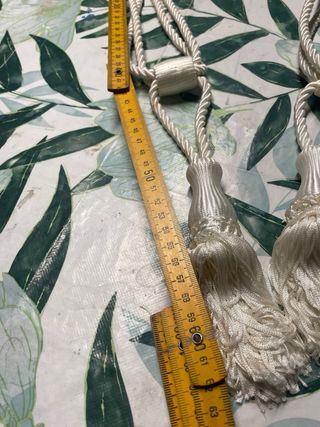 Cordoni per tende con nappe bianche