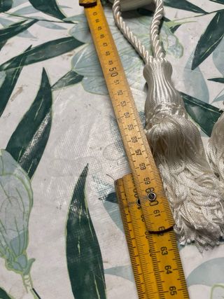 Cordoni per tende con nappe bianche