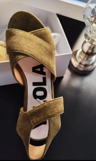 Sandalias BIMBA Y LOLA ante verde oliva