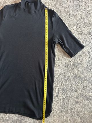 Camisa de mujer cuello alto manga corta