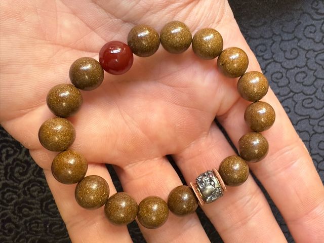 Pulsera Budista Ritualizada – Pera Silvestre