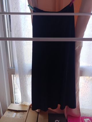 Falda midi punto negra