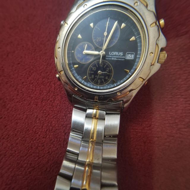 Reloj Lorus Cronógrafo Acero y Oro falta pila
