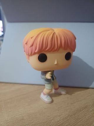 Funko Pop V de BTS (se vende sin caja)
