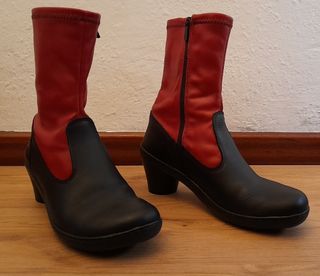 Botines negros y rojos