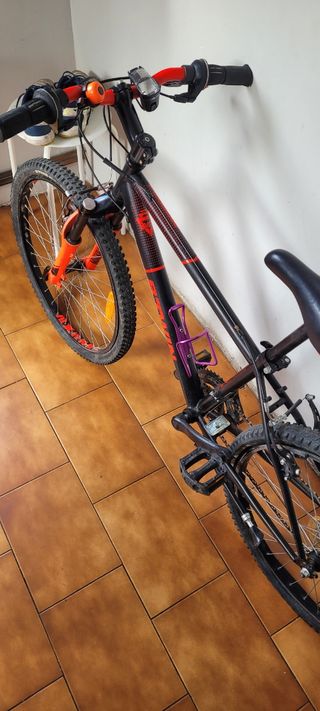 Bicicleta B-Twin Rockrider 500 Negra/Naranja