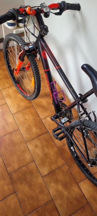 Bicicleta B-Twin Rockrider 500 Negra/Naranja