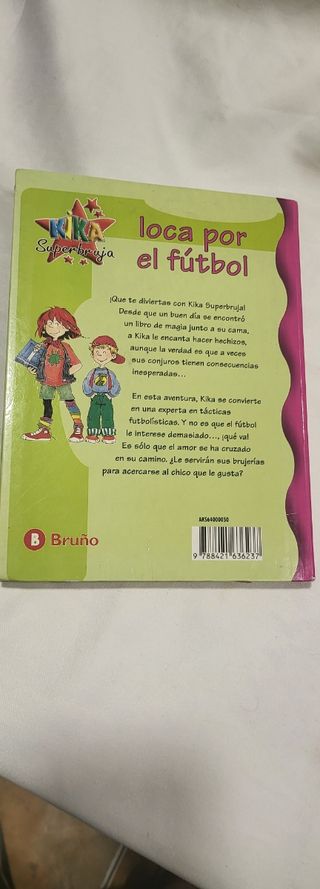 Kika Superbruja, loca por el fútbol (Kika super...
