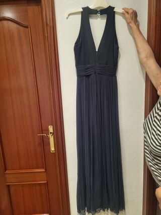 Vestido largo azul marino con pedrería