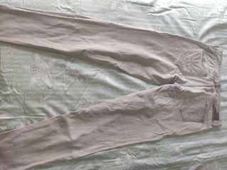 Vaqueros grises con bordado