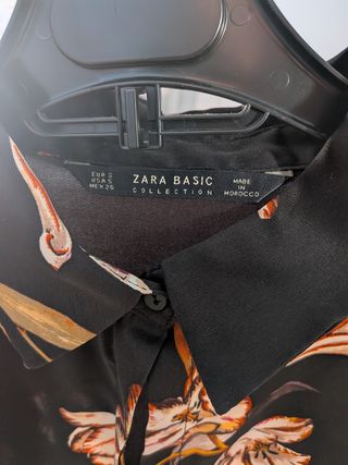 Camisa Zara Estampada Flores Negra