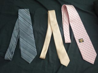 3 Corbatas nuevas sin estrenar (Azul, Rosa y beis)