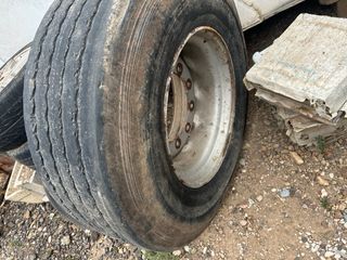 2 Ruedas Michelin 385/65/22,5 con disco