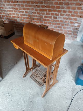 Máquina de coser Singer antigua