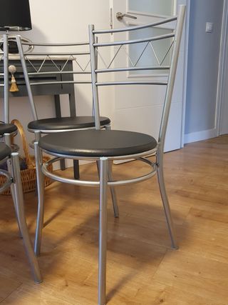Mesa de cocina cristal y 4 sillas metal