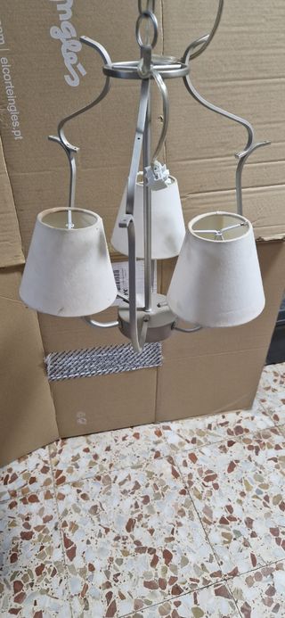 Lámpara de techo 3 tulipas.