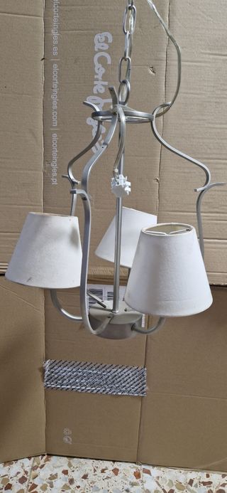 Lámpara de techo 3 tulipas.