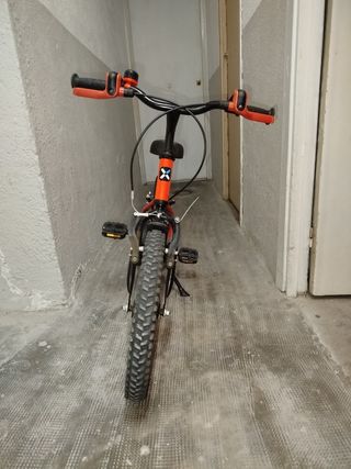 Bicicleta infantil naranja 16 Decathlon
