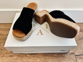 Zuecos POPA Cuña Plataforma Negro y Beige