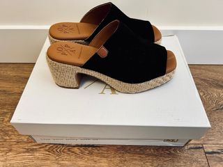 Zuecos POPA Cuña Plataforma Negro y Beige