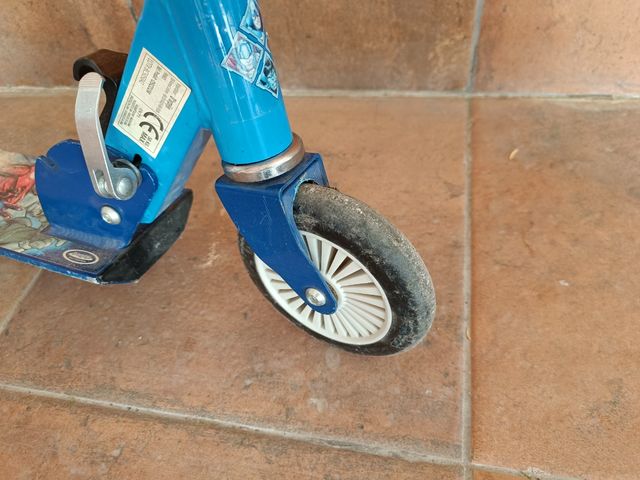 Patinete infantil azul