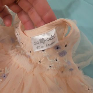 Vestido precioso de bebe rosa con flores bordadas