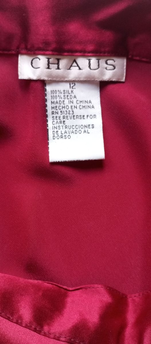 Traje de falda de seda rojo