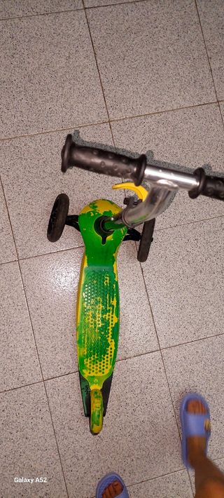 Patinete infantil 3 ruedas verde 15€ cada una