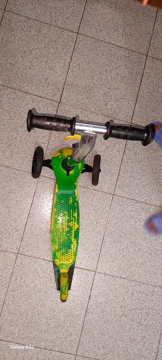 Patinete infantil 3 ruedas verde 15€ cada una