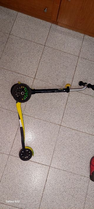 Patinete infantil 3 ruedas verde 15€ cada una