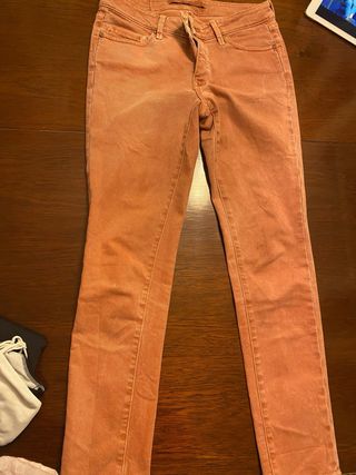 Pantalón pitillo Zara rosa talla 36