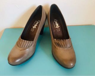 Zapatos de tacón Ganxo grises y marrones