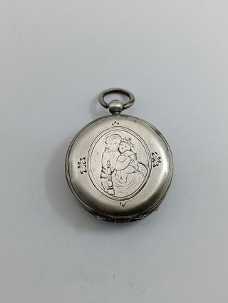 Reloj de bolsillo plateado antiguo