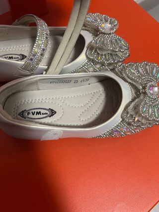 Zapatos niña fiesta brillantes lazo con número 25 
