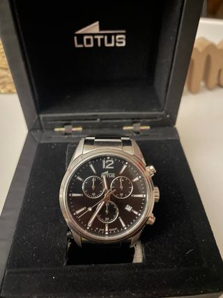 Reloj Lotus Negro y Plateado