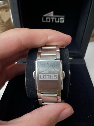 Reloj Lotus Negro y Plateado