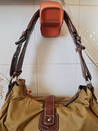 Bolso Beige y Marrón con Bolsillos