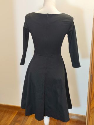 Vestido negro manga larga con flamencos